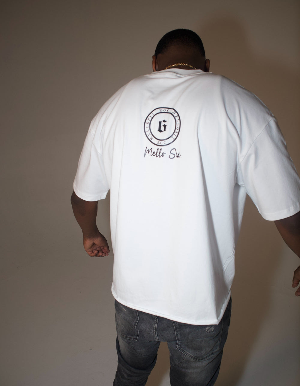 "MR. SKYLARK" GRAPHIC TEE